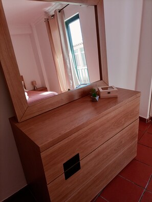 4 habitaciones, wifi gratis y ropa de cama 