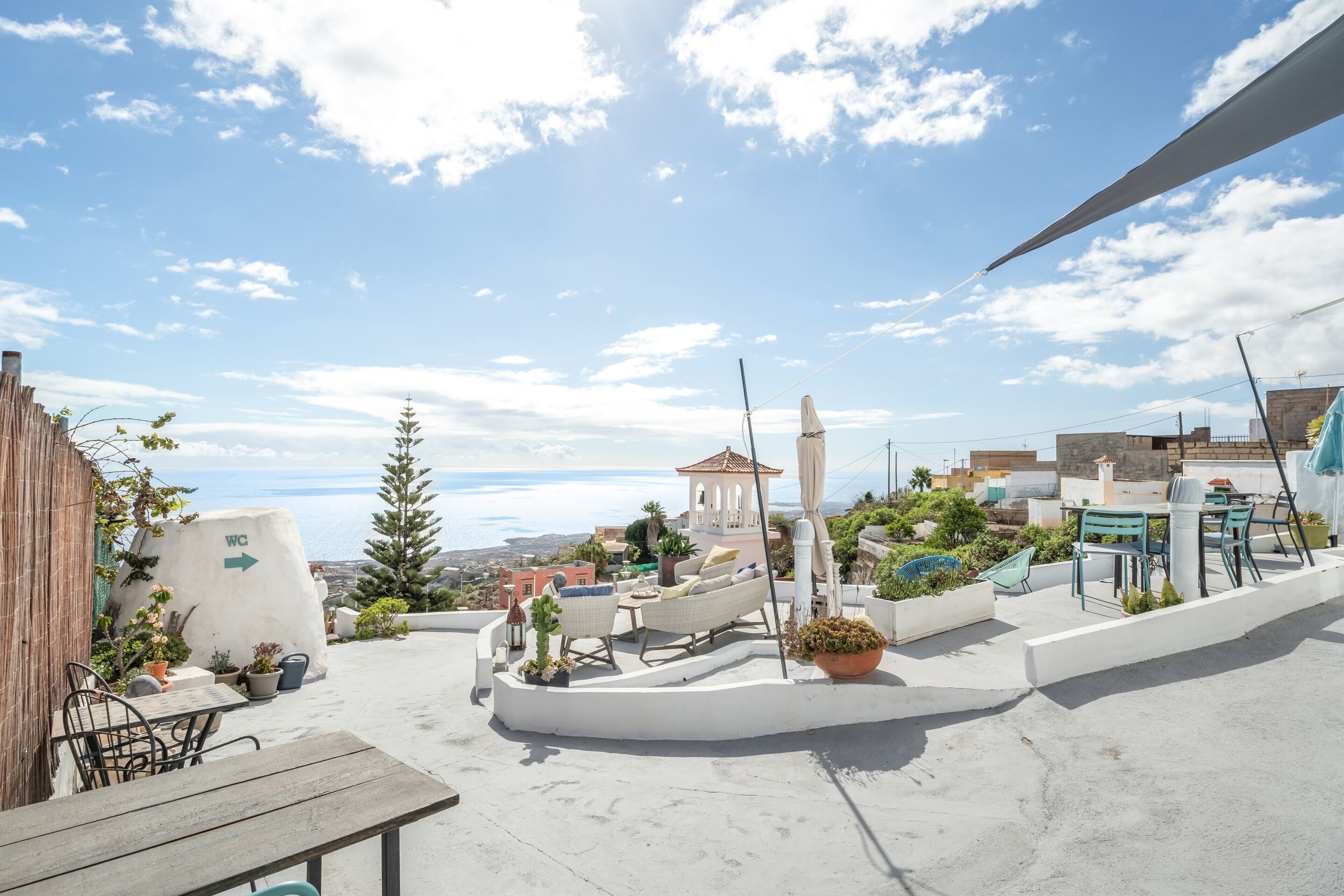 屋外ダイニングエリア