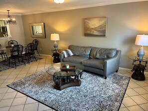 Smart TV - Closest condo to Sanford Stadium with parking 2 tenths of a mile  (Athens)