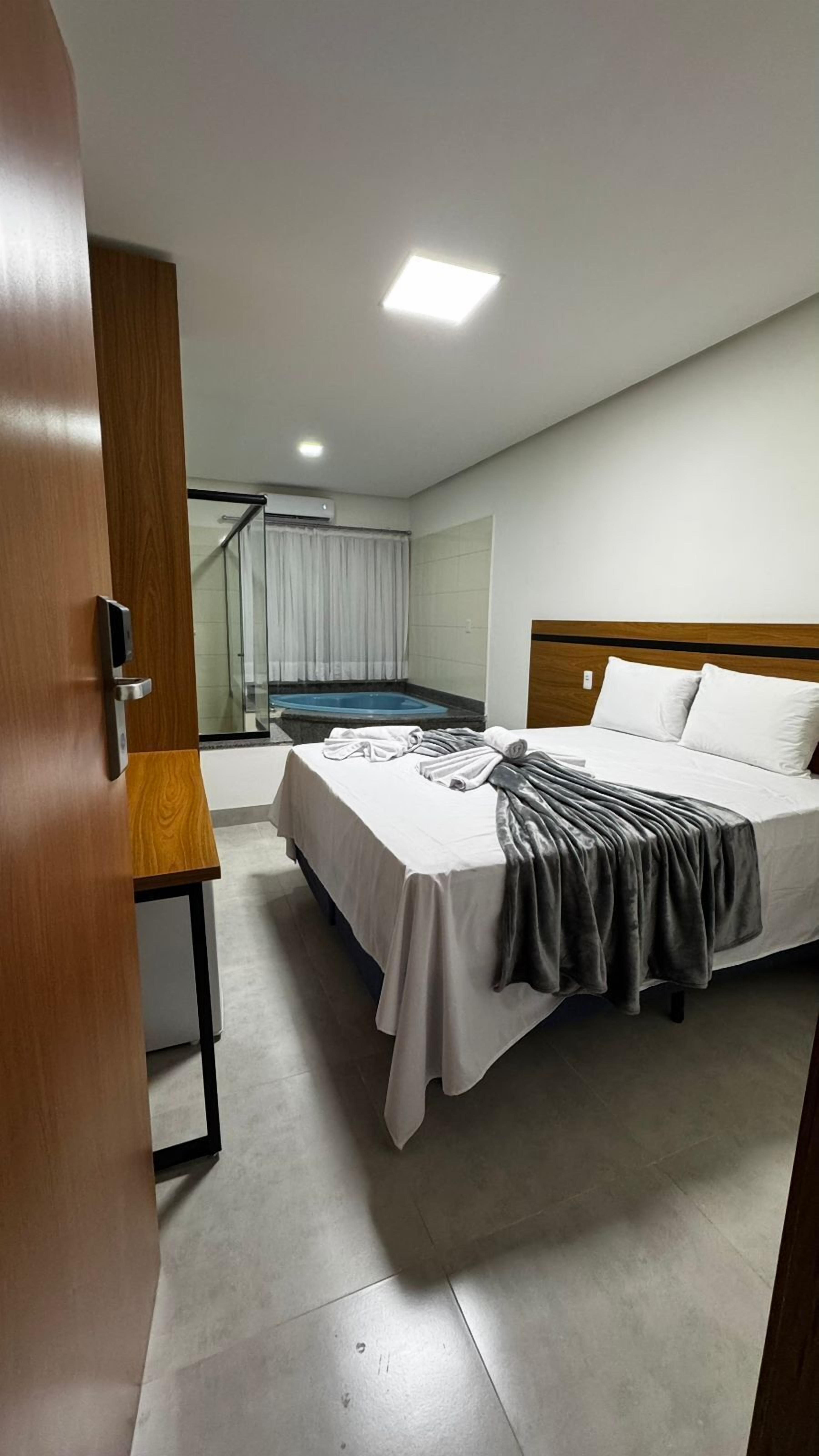 Deluxe Double Room, Courtyard View | Hypo-allergenic bedding, Select Comfort beds, laptop workspace