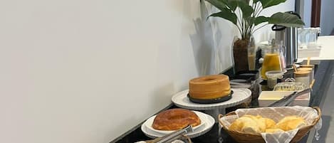 Gratis komplett frukost varje dag