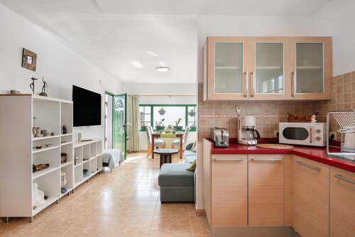 Vacation Home 'La Casa De Maika' with Private Terrace, Private Garden and Wi-Fi