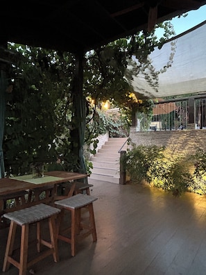 Outdoor dining - Secluded freestanding house in the delightful grape garden, private spa and pool (Emerald Hills)