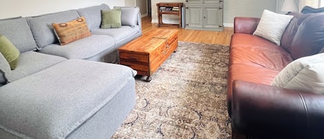 Smart-tv, pejs, bordfodbold, bordtennisbord