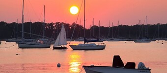 Modern 3-bedroom house in beautiful and historic Bristol, RI.   WiFi, AC. 