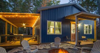 *6p Hot Tub *100Mbps*BBQ Grill*King Bed*Fireplace