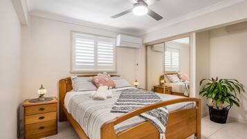 2 bedrooms, desk, free WiFi, bed sheets