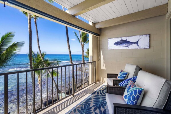 Property grounds - Gorgeous Oceanfront 2 Bed/2 Bath Condo with A/C at Kona Bali Kai Resort Unit 306 (Kailua-Kona)