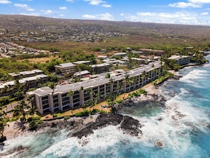 Exterior - Gorgeous Oceanfront 2 Bed/2 Bath Condo with A/C at Kona Bali Kai Resort Unit 306 (Kailua-Kona)