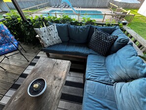Terrace/patio - 3-bedroom w/pool and all the comforts of home in Muscle Shoals-recording capital (Muscle Shoals)
