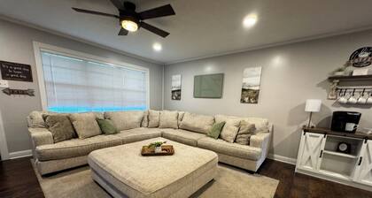 3-bedroom w/pool and all the comforts of home in Muscle Shoals-recording capital