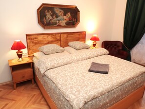 1 bedroom, iron/ironing board, WiFi, bed sheets - Room and Parking Assistance (K1) (Hlavní mesto Praha)