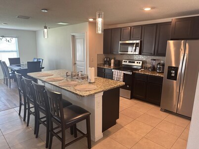 Charming 3-bedroom house with WiFi and AC in Newberry