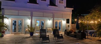 Blue Haven - Charming 3-bedroom house in lovely Nassau with WiFi, AC