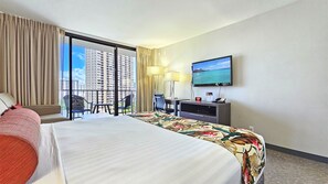 デスク、アイロン / アイロン台、WiFi (無料)、ベッドシーツ