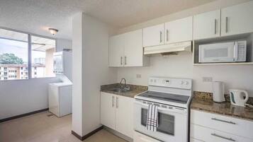 Fridge, microwave, oven, stovetop