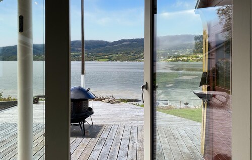 Beautiful home in Eidsvåg i Romsdal