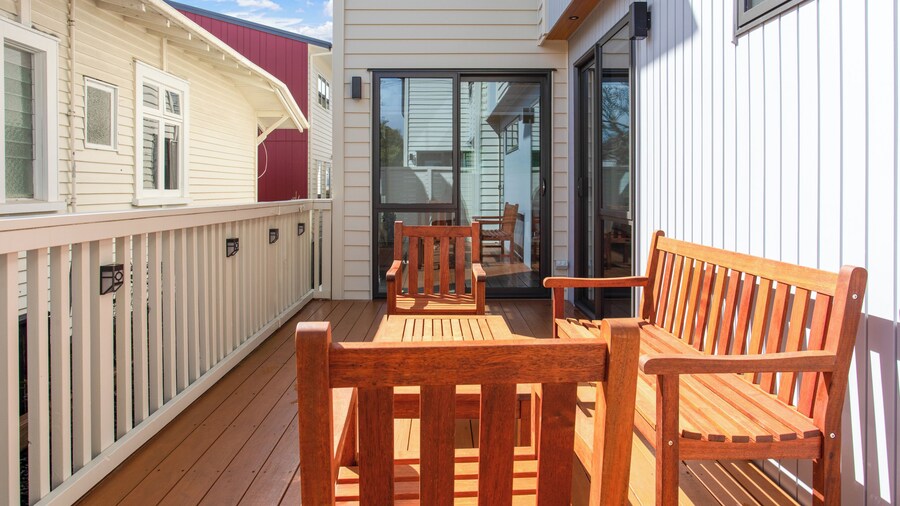 Central Oasis Townhouse with Parking