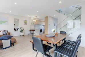 House | In-room dining