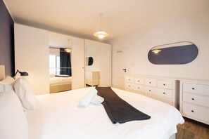 3 habitaciones, tabla de planchar con plancha y wifi gratis 