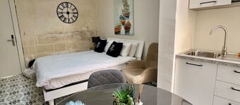 Cottonera Cara: Cozy Room with Terrace in the Heart of Bormla