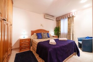 1 bedroom, iron/ironing board, free WiFi, bed sheets