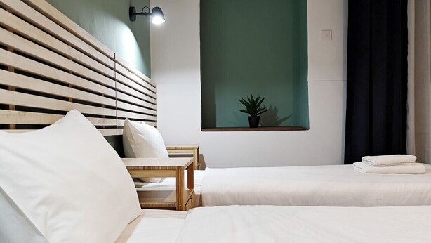 1 bedroom, desk, iron/ironing board, WiFi (free)