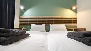 1 dormitorio, escritorio, tabla de planchar con plancha y wifi gratis