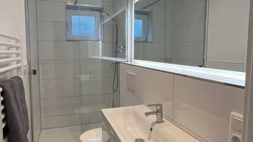 Dusch, hÄrtork, handdukar och tvÄl