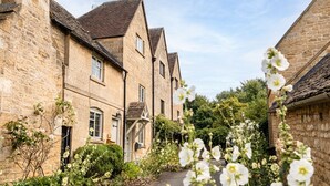 Unclassified image, 5 of 31, button - A beautiful quintessential Cotswold Cottage - Honeysuckle Cottage, Stanton (Stanton)