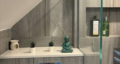 Brand New Family House with free parking