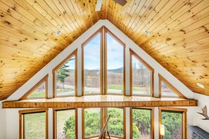 Interior - POOL+HotTub+Sauna / Privacy+9miles to Sunday River (Bethel)