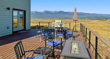 Mountain Getaway | Spacious Home + Scenic Views