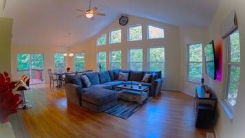 Smart TV, table tennis