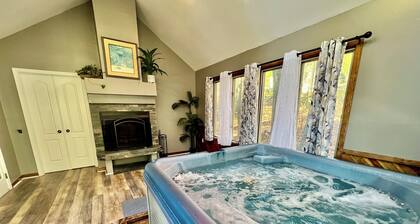4-bdrm sleep 12 Lake Harmony.Lake/Beach/Pool/Walk to Slopes, Hot tub, Game Room