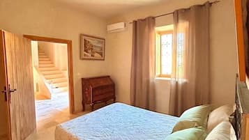 2 bedrooms, bed sheets