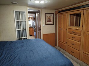 1 bedroom, iron/ironing board, free WiFi, bed sheets - "Covered Wagon"  Charming RV in serene TOMBSTONE (Tombstone)