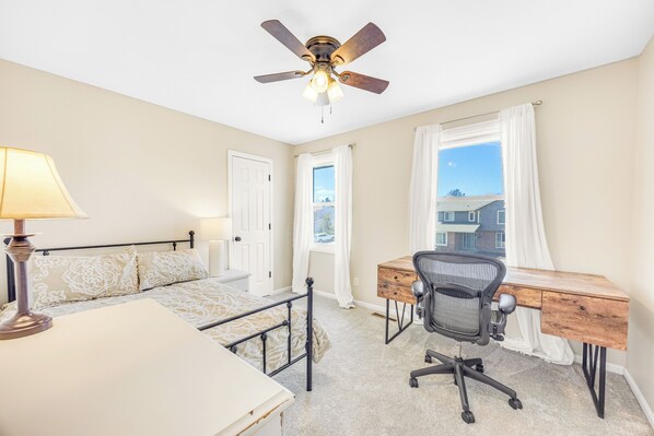 5 bedrooms, desk, iron/ironing board, travel cot