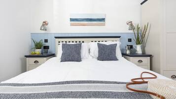 2 bedrooms, iron/ironing board, Internet, bed sheets