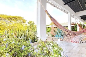 Chalet | Terrace/patio - CASA privada a 1 hora de Barranquilla AA (Sabanalarga)