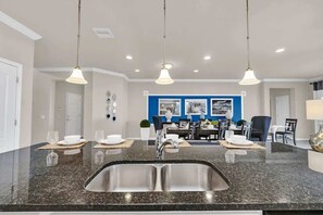 Dining - Game Room,Pool and near Disney (Kissimmee)