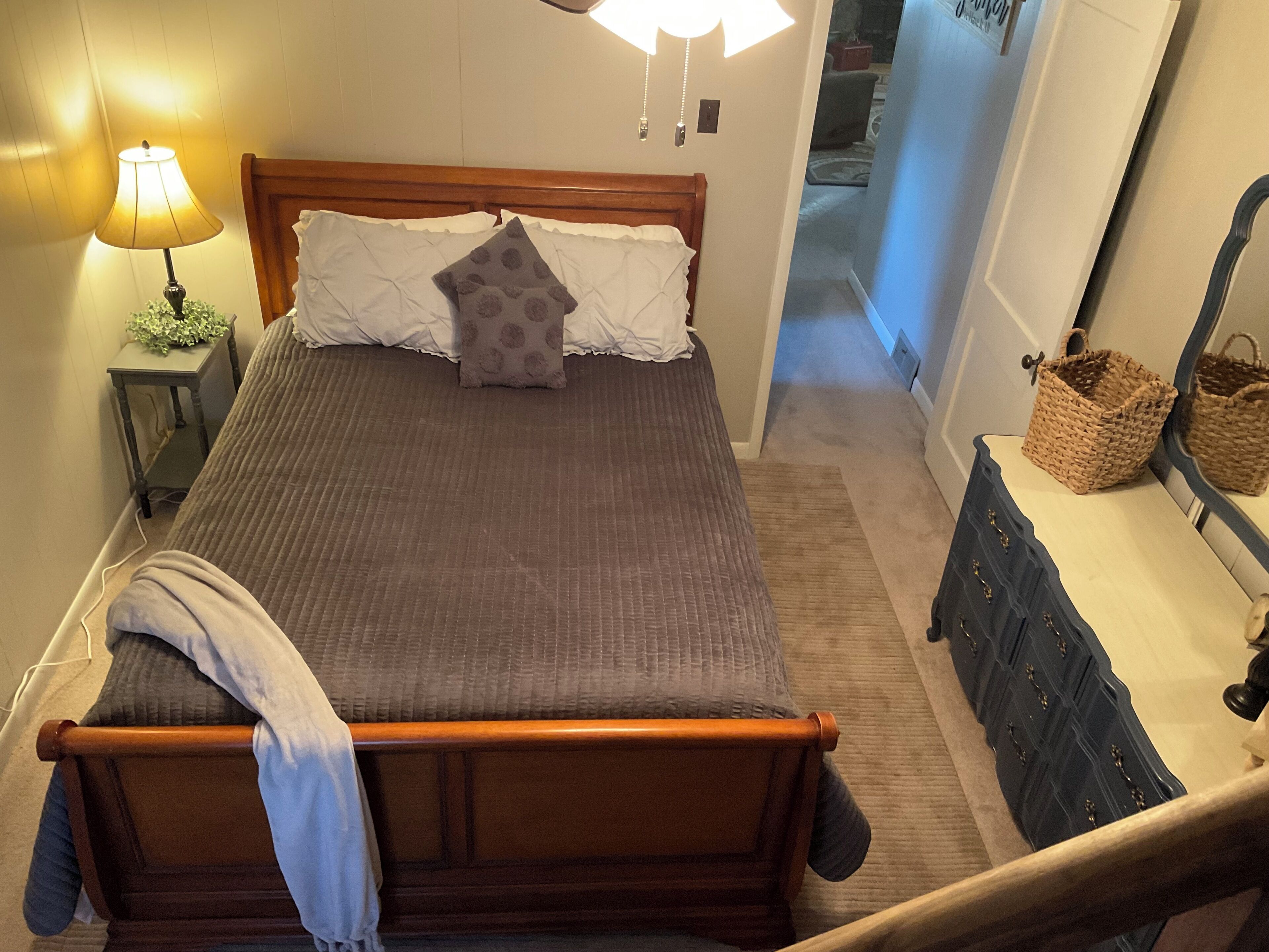 3 bedrooms, iron/ironing board, free WiFi, bed sheets