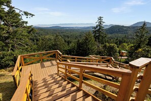 Property grounds - 360⁰ Views at The Feather (Victoria)