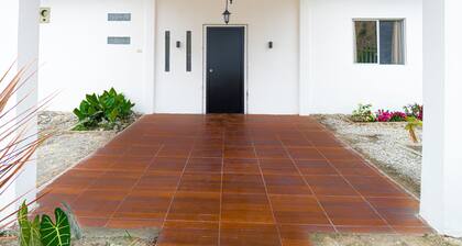 3-bedroom house in charming Ayangue with WiFi with many other amenities.