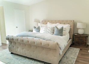 3 bedrooms, iron/ironing board, WiFi, bed sheets - Charming 3-bedroom house with pool, garage, WiFi and AC in Palm Desert (Palm Desert)