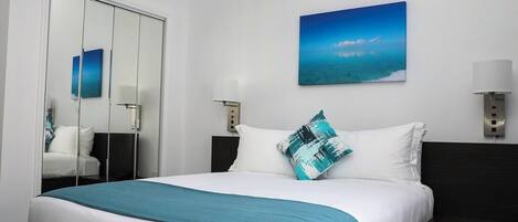 Iron/ironing board, WiFi, bed sheets