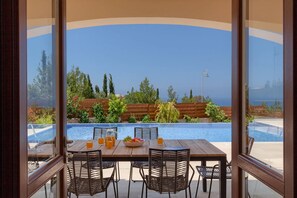 Outdoor dining - Unmatched Luxury: Stunning Views & Elegance at Paphos Villa 1470. (Paphos)