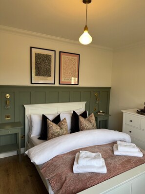 3 多间卧室、熨斗/熨衣板、WiFi、床单