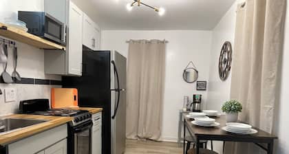Modern Farmhouse near "Mercer" with Level 2- EV Charger!