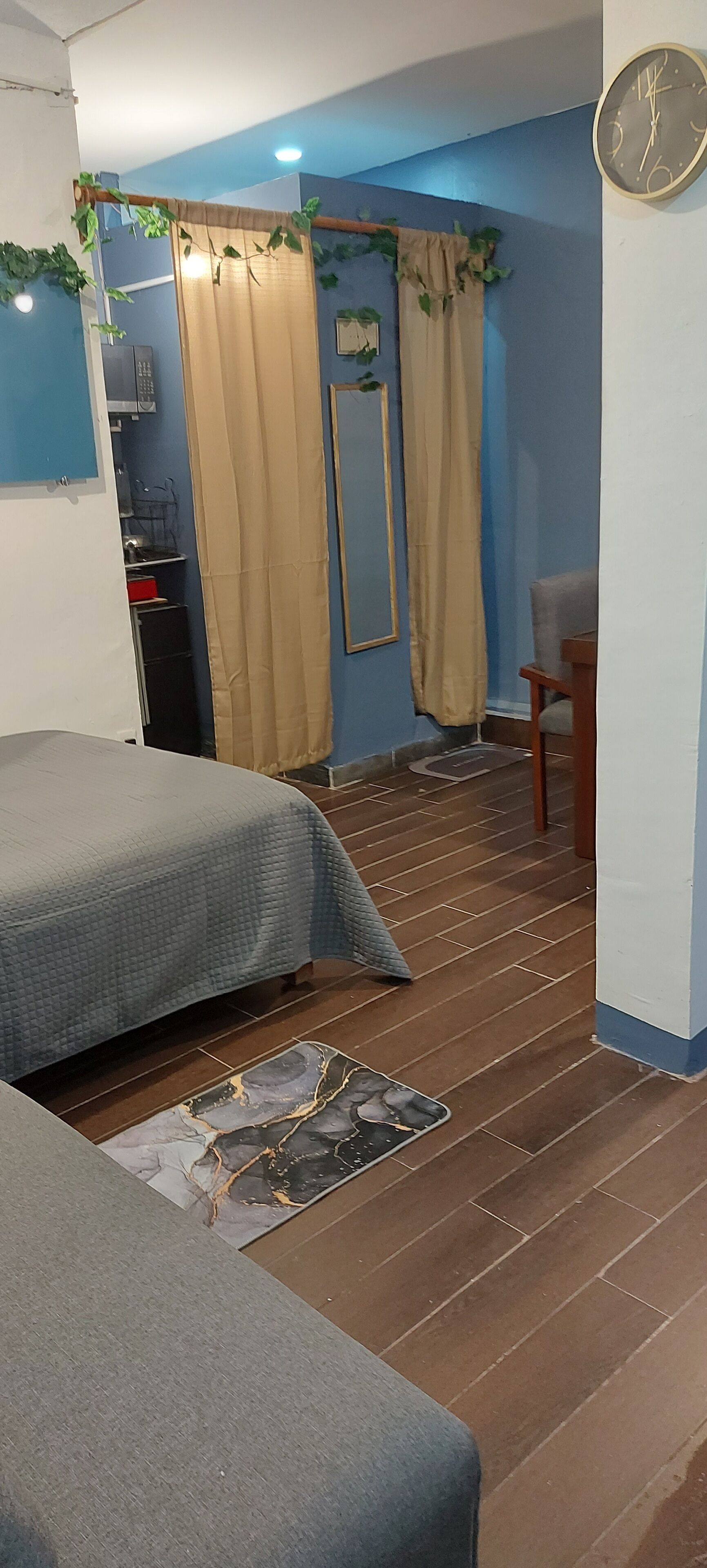 1 camera, Wi-Fi, lenzuola